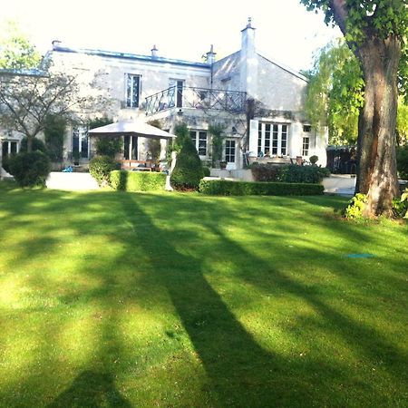 Bed and Breakfast L'Ame Des Hospitaliers Courteuil Exterior foto