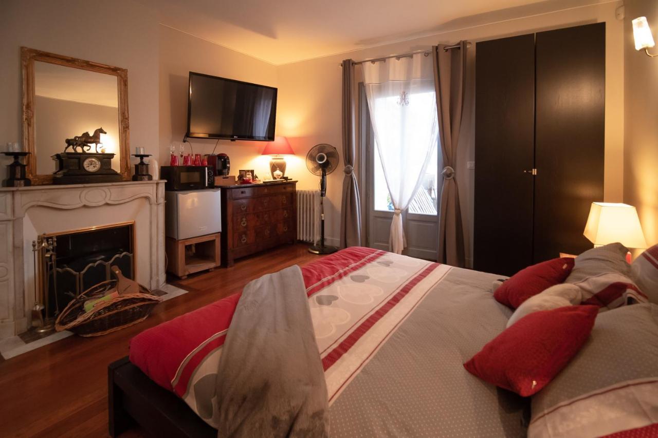 Bed and Breakfast L'Ame Des Hospitaliers Courteuil Exterior foto