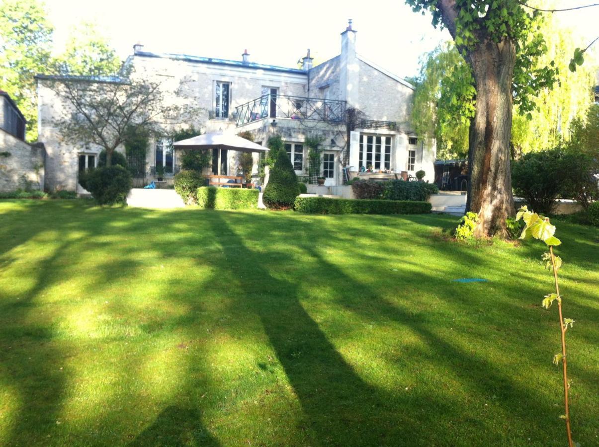 Bed and Breakfast L'Ame Des Hospitaliers Courteuil Exterior foto